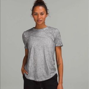 Lululemon Love Crew T-Shirt
Summit Wash Graphite Grey